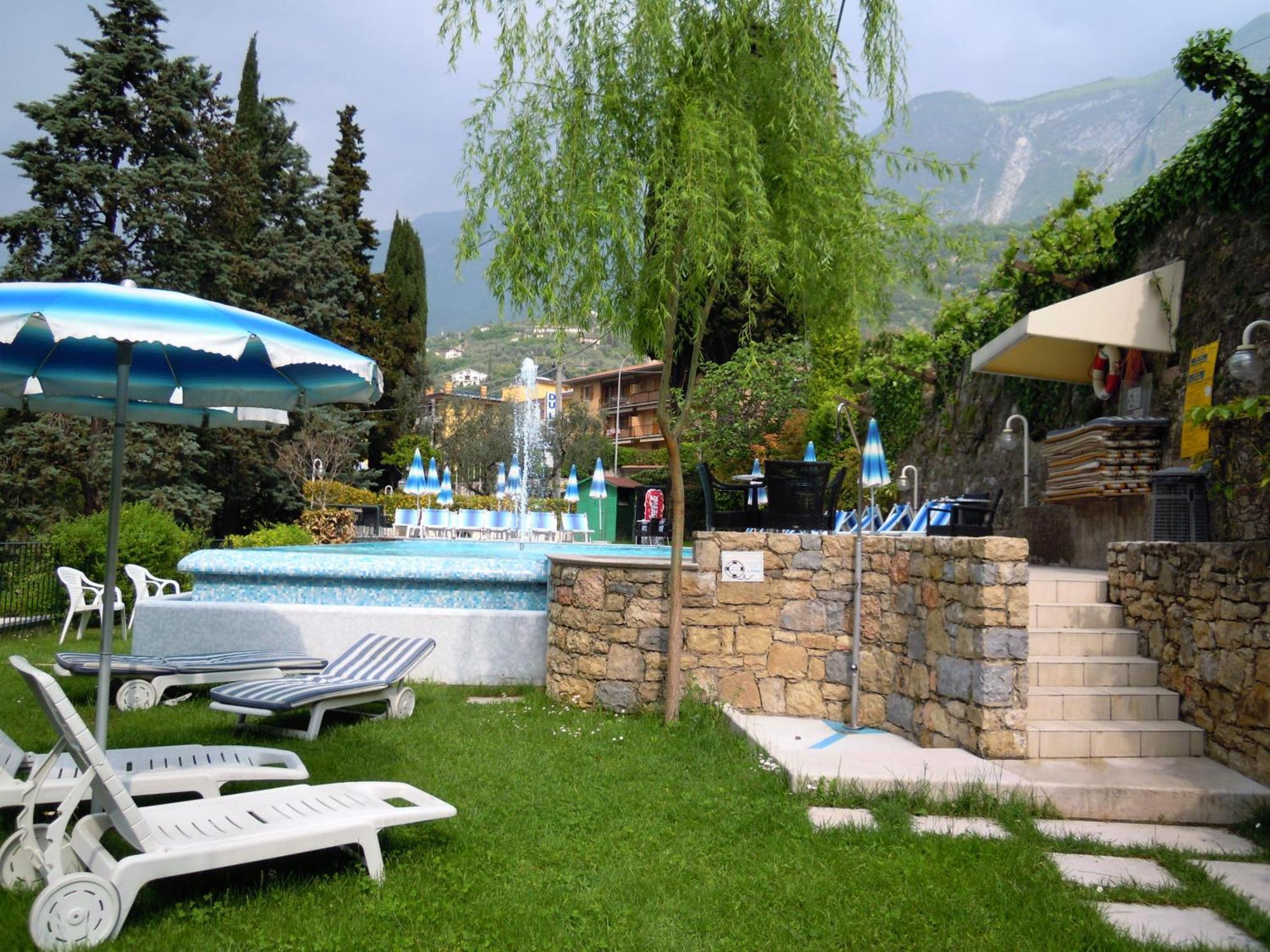 Beach Hotel Du Lac Malcesine Exterior foto